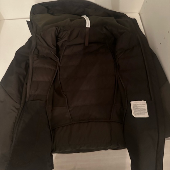 Lululemon Jacket - Picture 6 of 8
